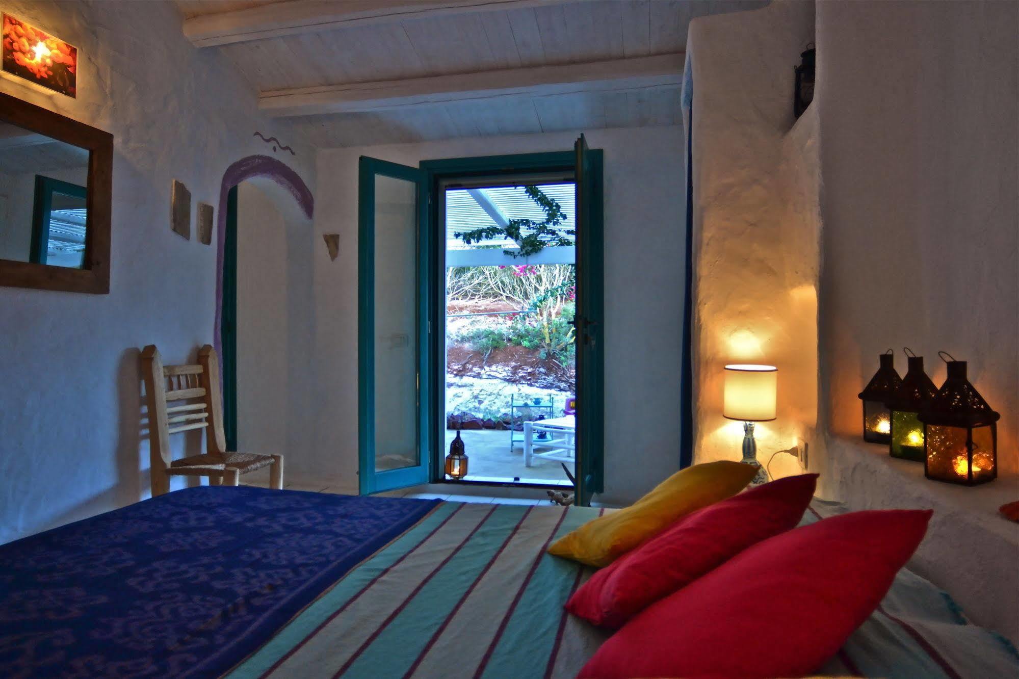 Poecylia Bed & Breakfast Carloforte  Exterior foto